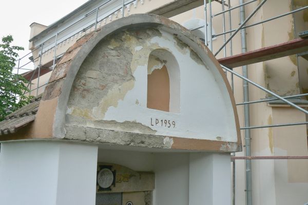 Oprava fasády kostela svatého Floriána - kaplička - průběh stavebních prací