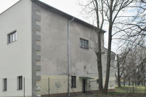 Sokolovna Malenovice - oprava severní strany - původní stav